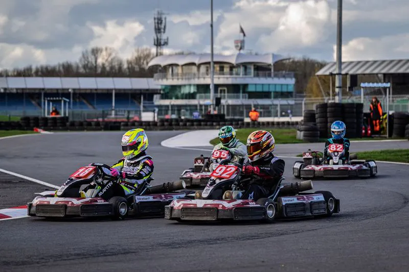 SILVERSTONE KART TRACK CLUB100 AT THE BEND