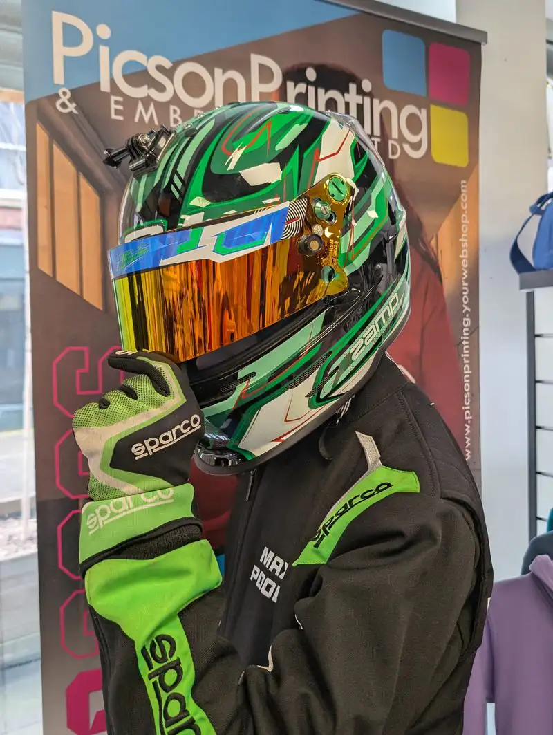 SILVERSTONE KART TRACK CLUB100 I KNOW I LOOK COOL HAHA